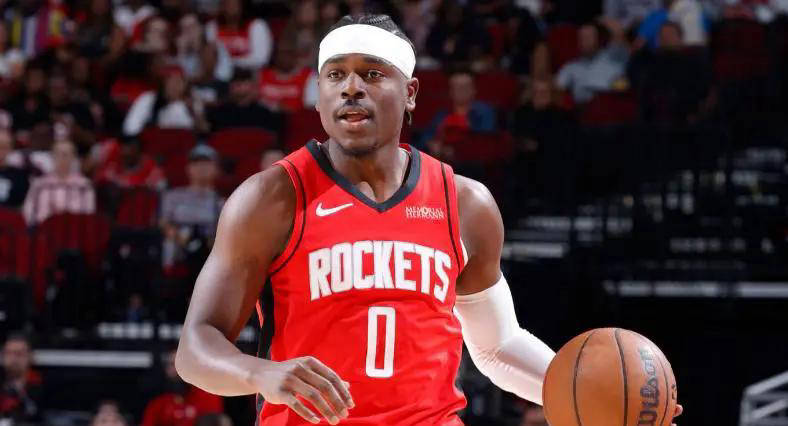 包含霍乐迪将加盟快船，为球队带来新气象的词条