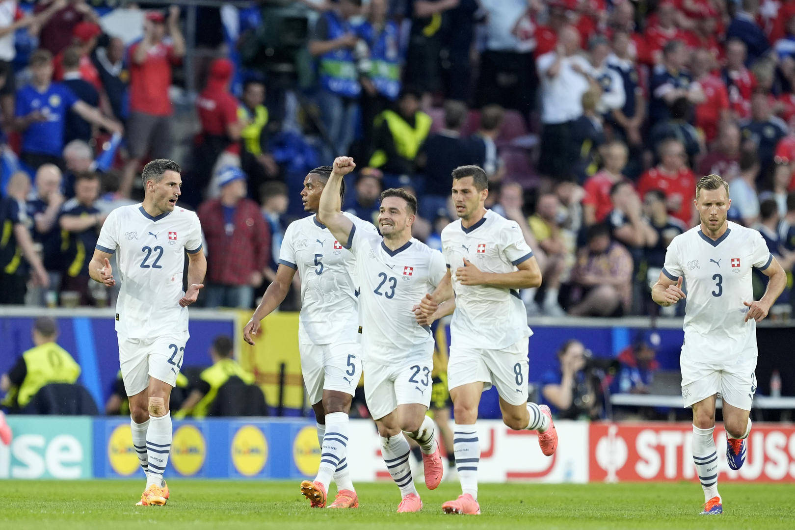 包含瑞士代表队喜获铜牌,独具风采的词条 包含瑞士代表队喜获铜牌,独具风采的词条