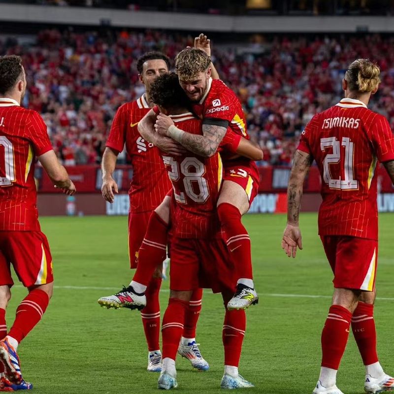 利物浦卫冕失利,英超竞争激烈胜负未定 利物浦卫冕失利,英超竞争激烈胜负未定