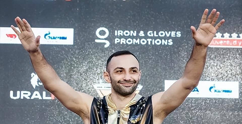 俄罗斯队在激烈的比赛中获得胜利 俄罗斯队在激烈的比赛中获得胜利