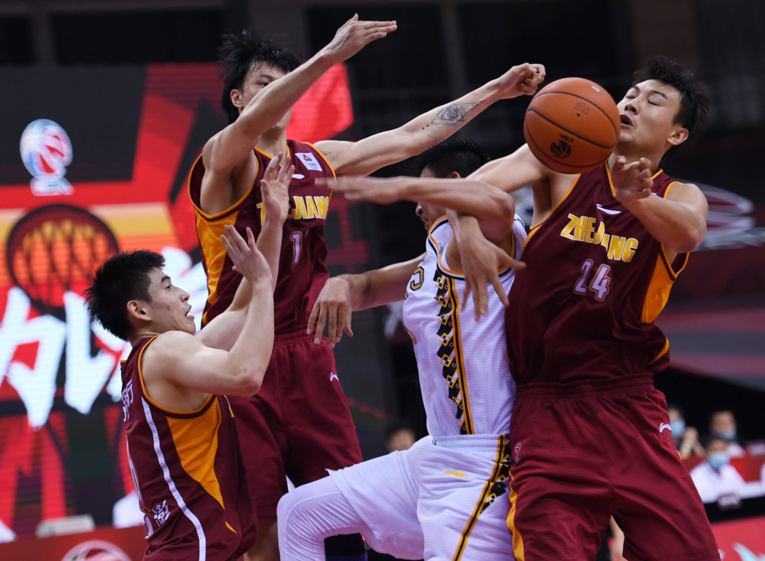 1xbet体育平台-浙江队客场遭遇大逆转，遗憾败北控的简单介绍