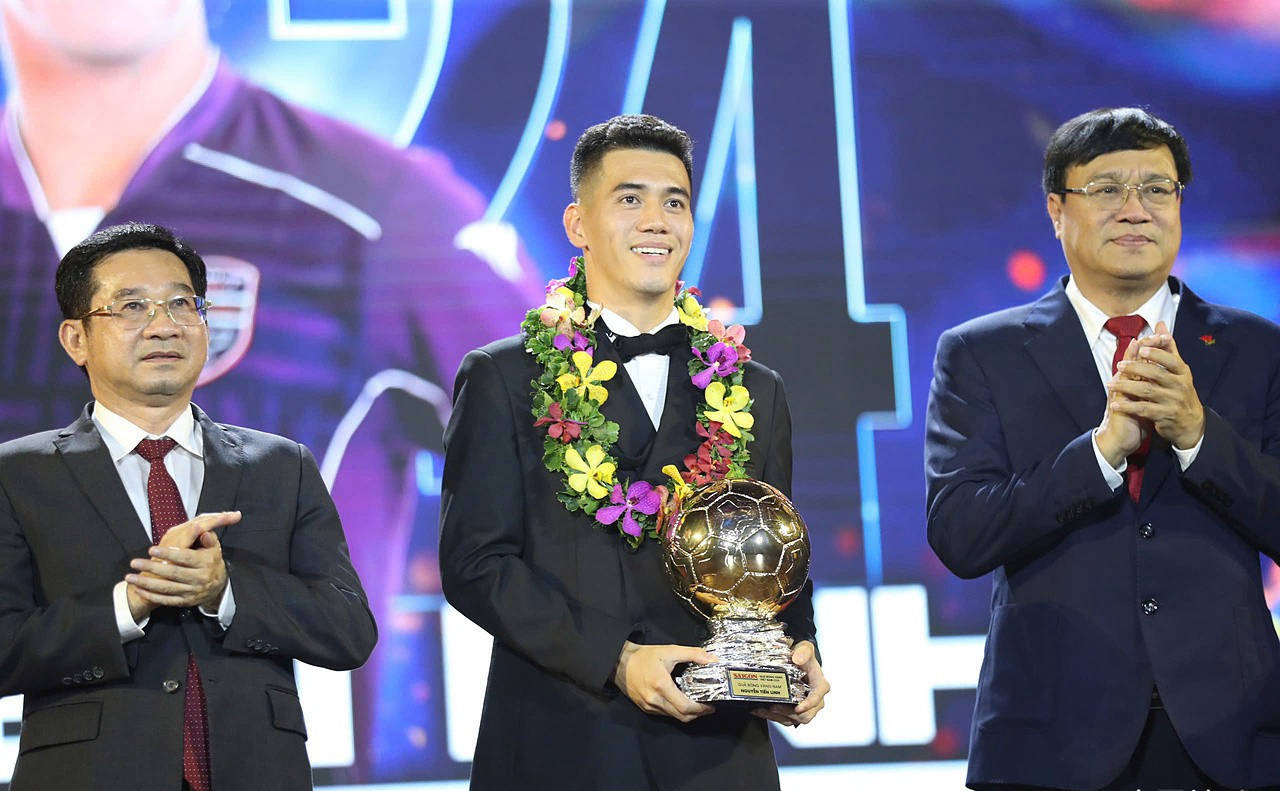 越南球队雄心勃发，冲刺亚冠决赛的简单介绍